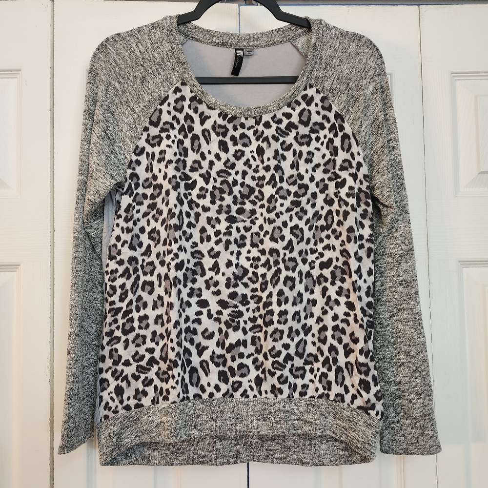 Kut from‎ the Kloth Gray Leopard/Cheetah Print Long Sleeve Top Size SP